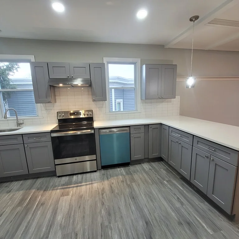 3 bed, 2 bath apartment for rent at 50 Lithgow St Unit 3, Dorchester — photo 8 of 13