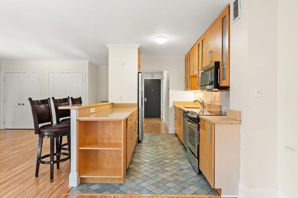 1 bed, 1 bath apartment for rent at 50 Longwood Ave Unit 518, Coolidge Corner — photo 10 of 33