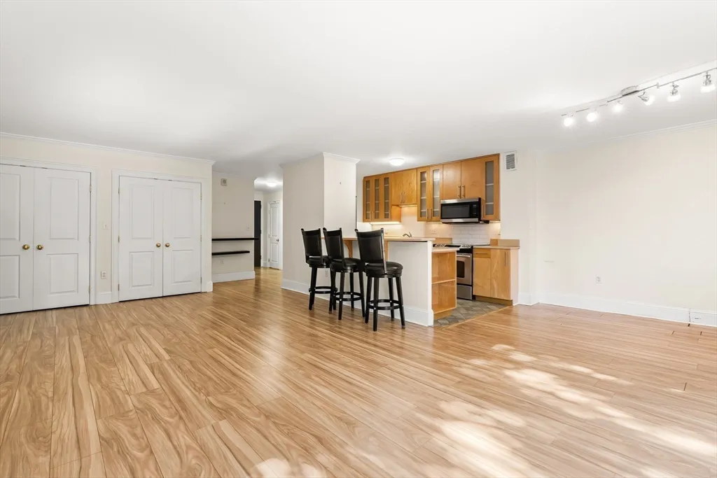 1 bed, 1 bath apartment for rent at 50 Longwood Ave Unit 518, Coolidge Corner — photo 15 of 33