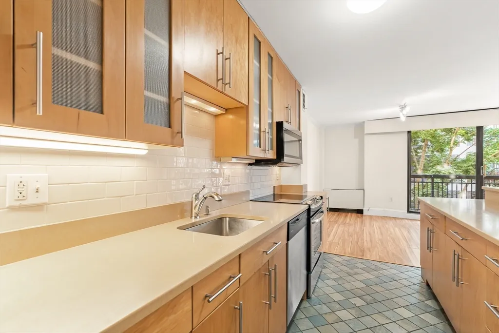 1 bed, 1 bath apartment for rent at 50 Longwood Ave Unit 518, Coolidge Corner — photo 4 of 33