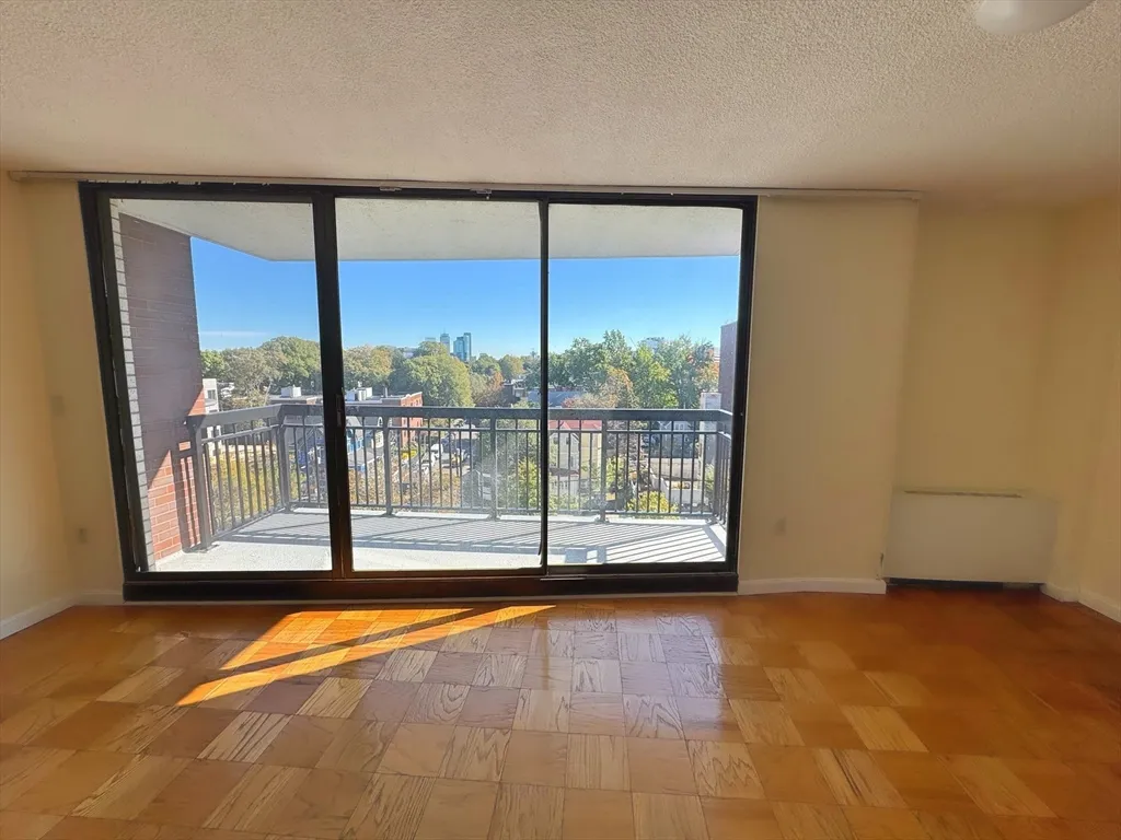 1 bed, 1 bath apartment for rent at 50 Longwood Ave Unit 712, Coolidge Corner — photo 4 of 12