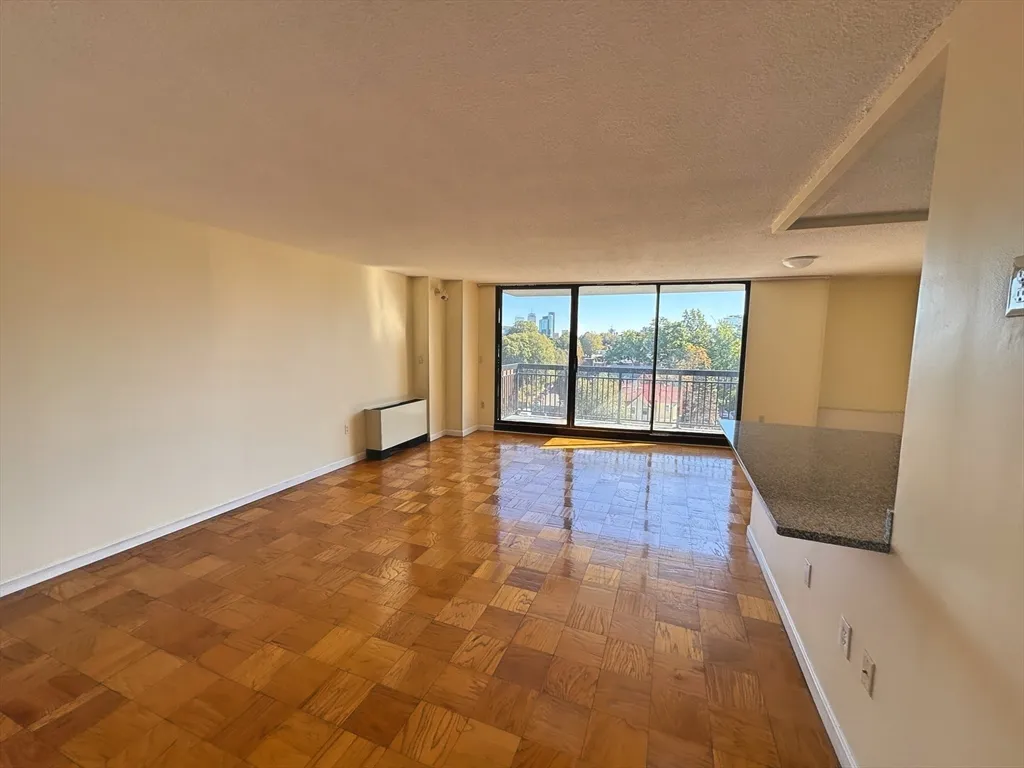 1 bed, 1 bath apartment for rent at 50 Longwood Ave Unit 712, Coolidge Corner — photo 3 of 12