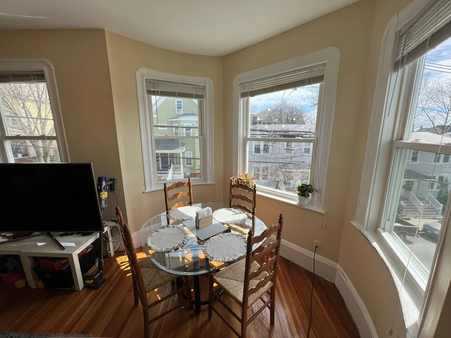 4 bed, 1.5 bath apartment for rent at 50 Lowell St Unit 2, Spring Hill — photo 2 of 17