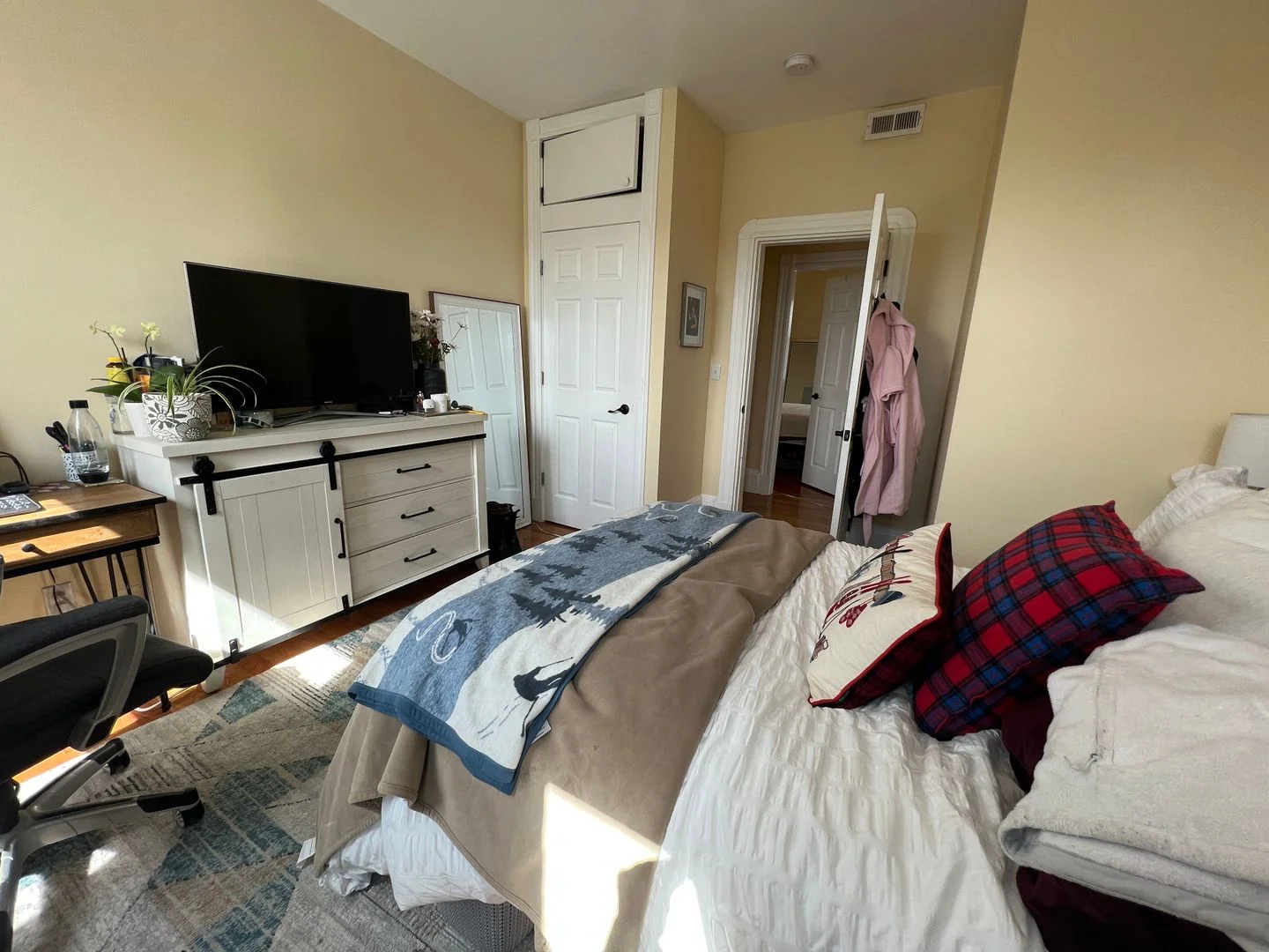 4 bed, 1.5 bath apartment for rent at 50 Lowell St Unit 2, Spring Hill — photo 8 of 17