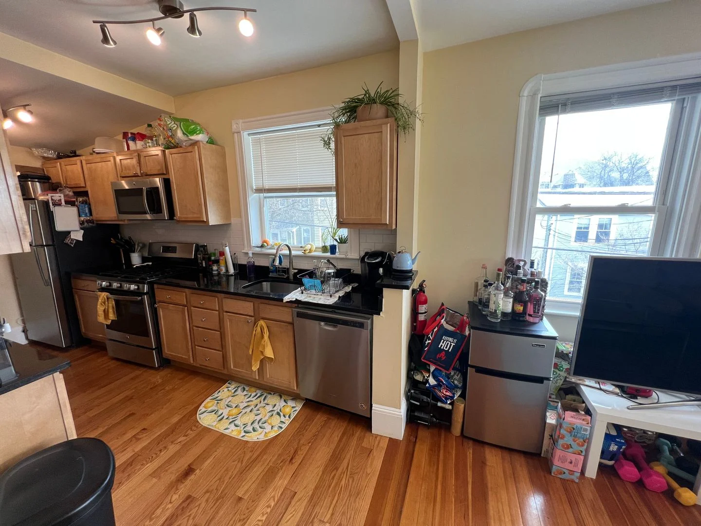 4 bed, 1.5 bath apartment for rent at 50 Lowell St Unit 2, Spring Hill — photo 6 of 17