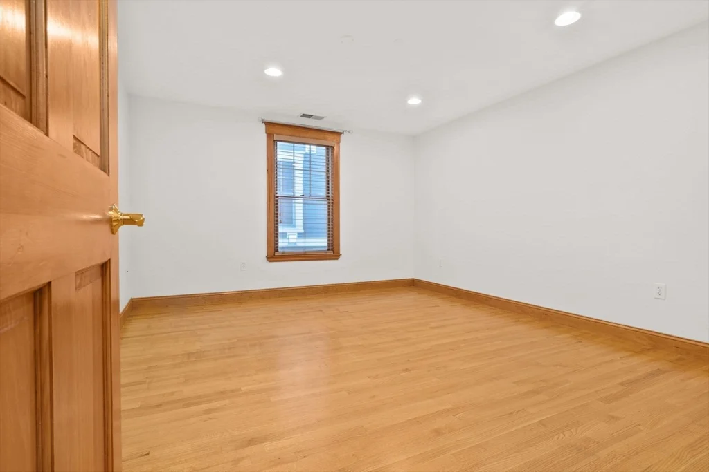 1 bed, 1 bath apartment for rent at 50 Maple St Unit 0, Danvers — photo 14 of 19