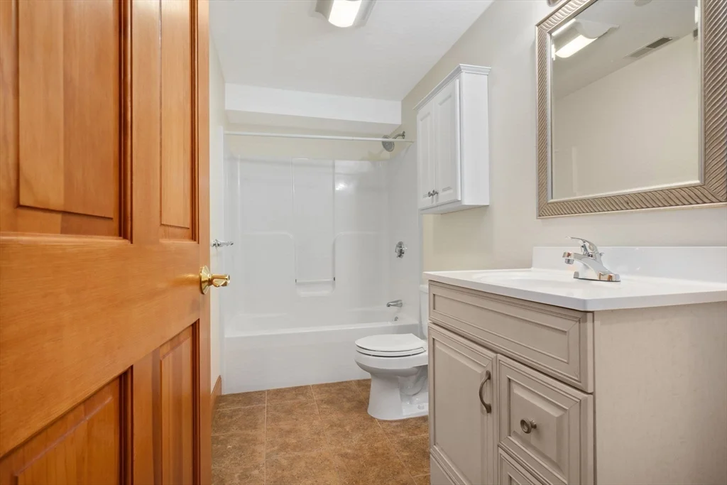 1 bed, 1 bath apartment for rent at 50 Maple St Unit 0, Danvers — photo 12 of 19