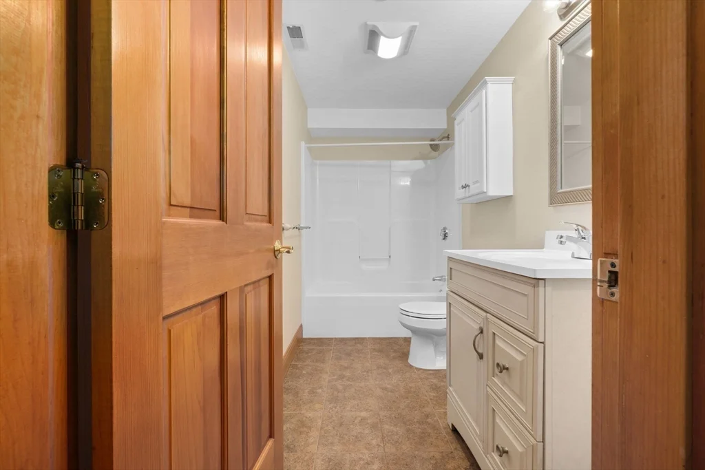 1 bed, 1 bath apartment for rent at 50 Maple St Unit 0, Danvers — photo 11 of 19