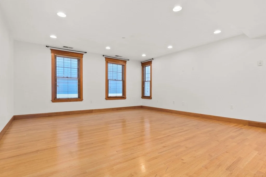 1 bed, 1 bath apartment for rent at 50 Maple St Unit 0, Danvers — photo 10 of 19