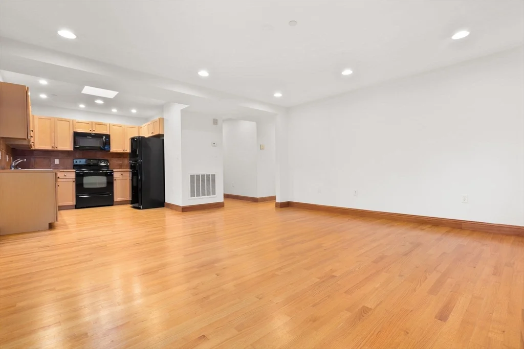 1 bed, 1 bath apartment for rent at 50 Maple St Unit 0, Danvers — photo 7 of 19