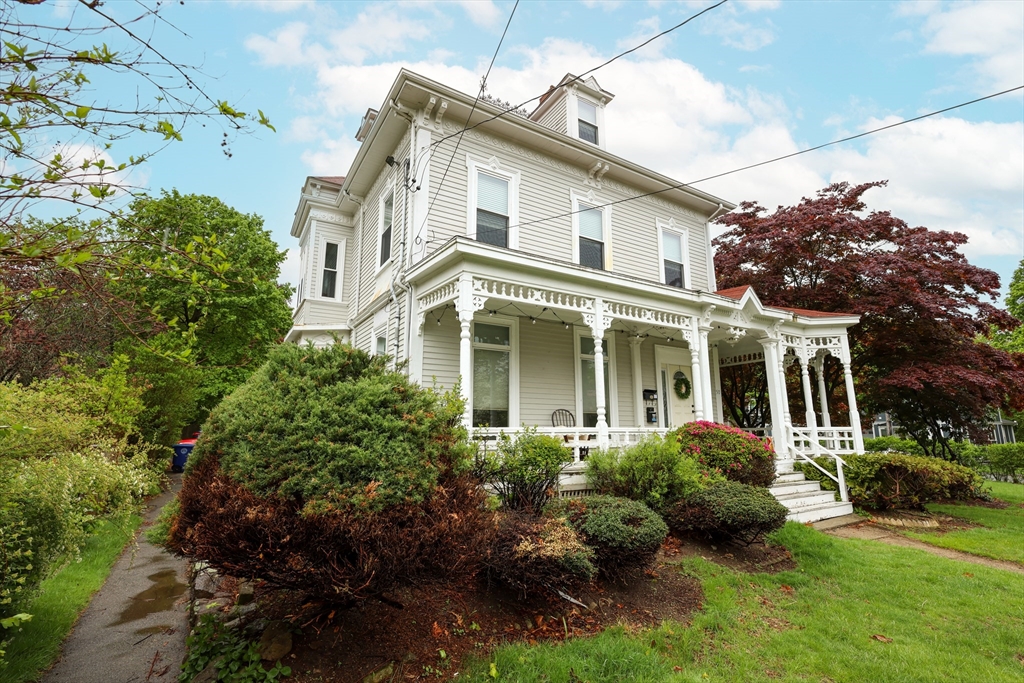 3 bed, 1 bath apartment for rent at 50 Maple St Unit 1, Braintree — photo 3 of 17