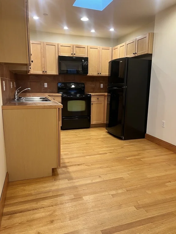1 bed, 1 bath apartment for rent at 50 Maple St Unit 3, Danvers — photo 8 of 13