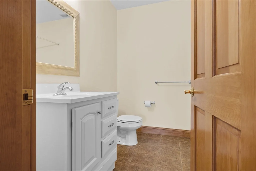 1 bed, 1 bath apartment for rent at 50 Maple St Unit 6, Danvers — photo 14 of 20
