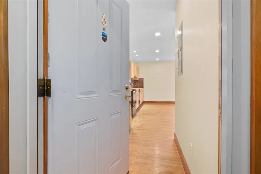 1 bed, 1 bath apartment for rent at 50 Maple St Unit 6, Danvers — photo 4 of 20