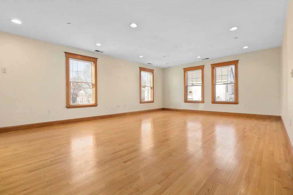 1 bed, 1 bath apartment for rent at 50 Maple St Unit 6, Danvers — photo 10 of 20