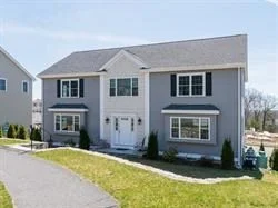 4 bed, 2.5 bath apartment for rent at 50 Matthew Ln Unit 1, North Waltham — photo 1 of 23