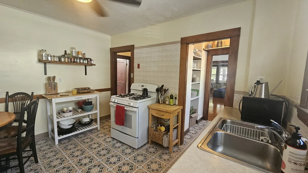 2 bed, 1 bath apartment for rent at 50 Melendy Unit 1, Watertown — photo 13 of 17