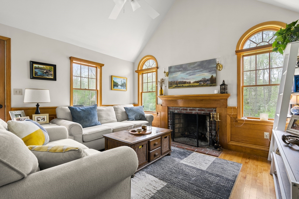 3 bed, 2 bath apartment for rent at 50 Mill Ln, Cohasset — photo 12 of 27