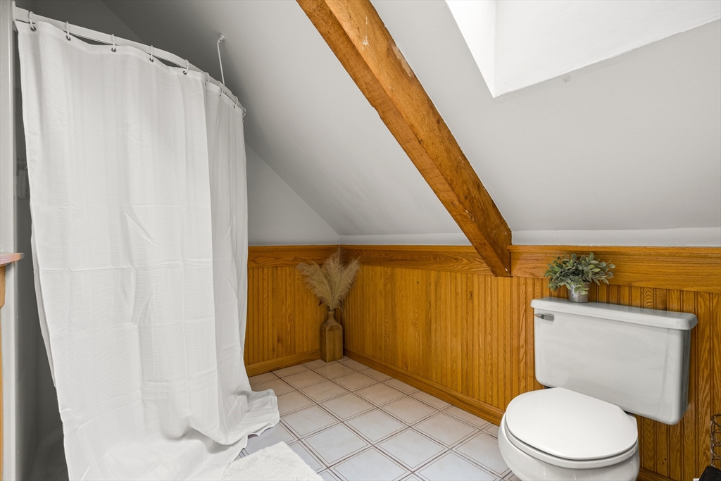 3 bed, 2 bath apartment for rent at 50 Mill Ln, Cohasset — photo 18 of 27
