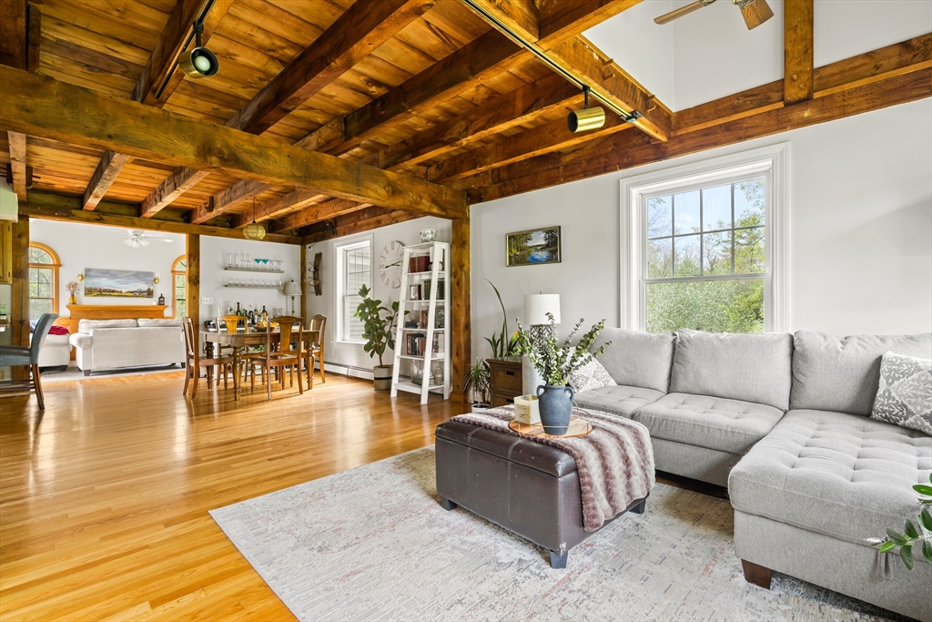 3 bed, 2 bath apartment for rent at 50 Mill Ln, Cohasset — photo 10 of 27