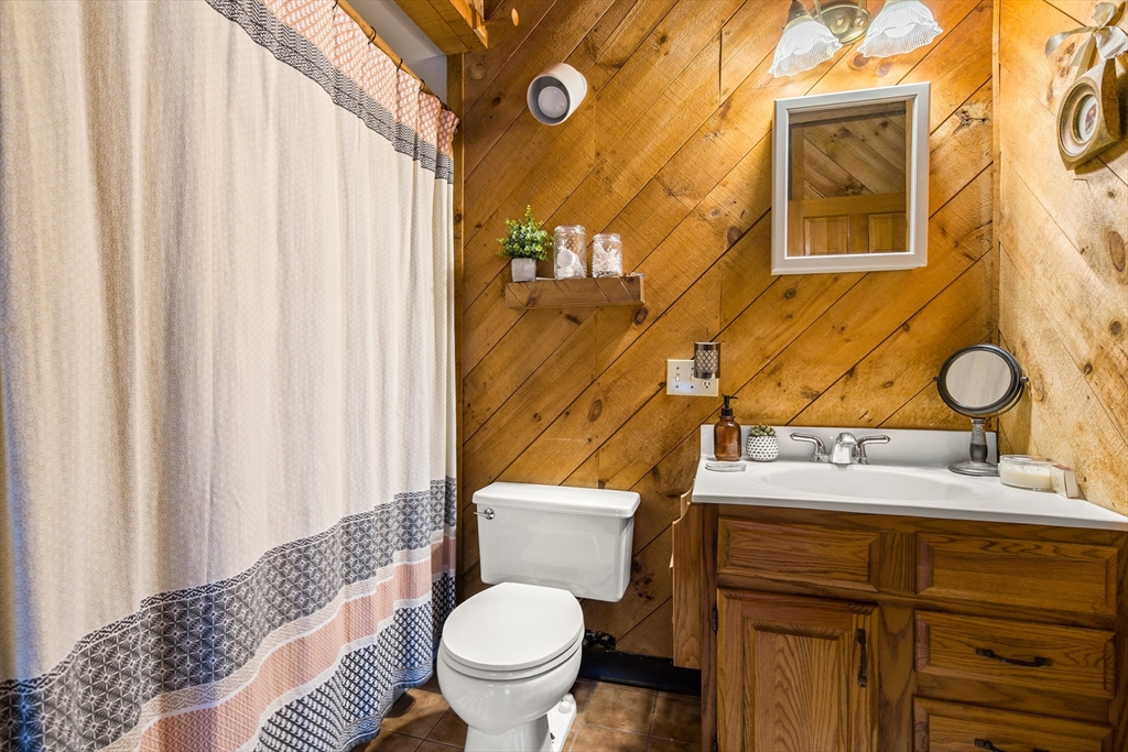 3 bed, 2 bath apartment for rent at 50 Mill Ln, Cohasset — photo 16 of 27