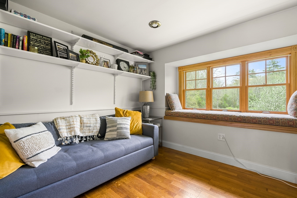 3 bed, 2 bath apartment for rent at 50 Mill Ln, Cohasset — photo 11 of 27