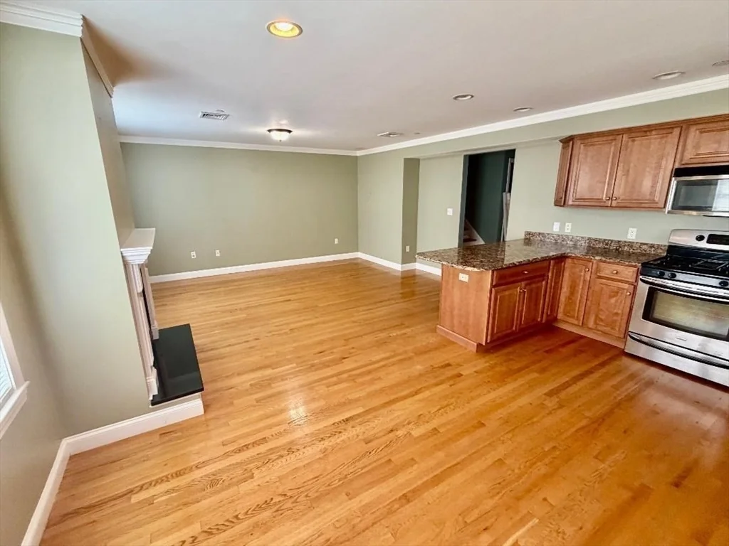 2 bed, 1 bath apartment for rent at 50 Mill St Unit C, Quincy — photo 3 of 17