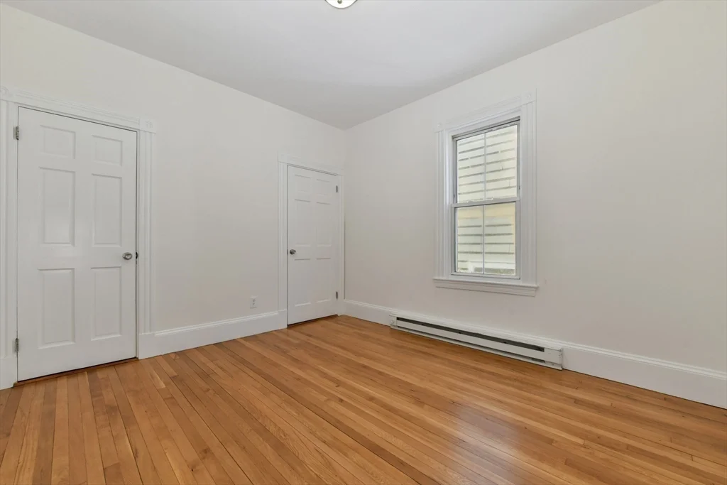 4 bed, 1 bath apartment for rent at 50 Mount Vernon Unit 3, Dorchester — photo 11 of 16