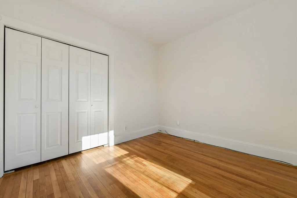 4 bed, 1 bath apartment for rent at 50 Mount Vernon Unit 3, Dorchester — photo 12 of 16