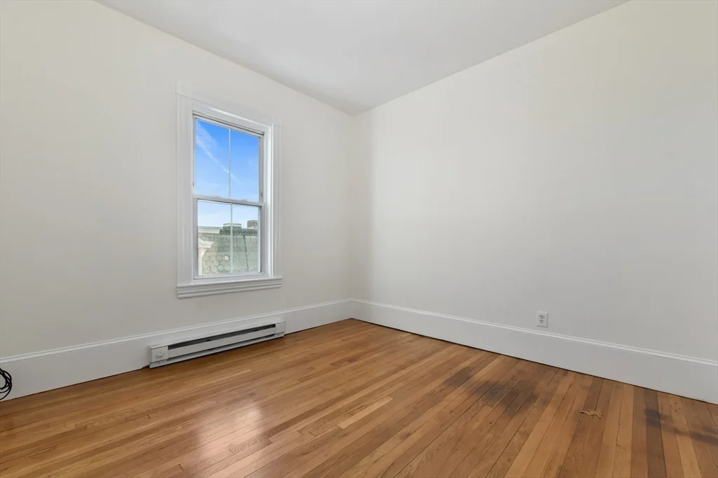 4 bed, 1 bath apartment for rent at 50 Mount Vernon Unit 3, Dorchester — photo 7 of 16