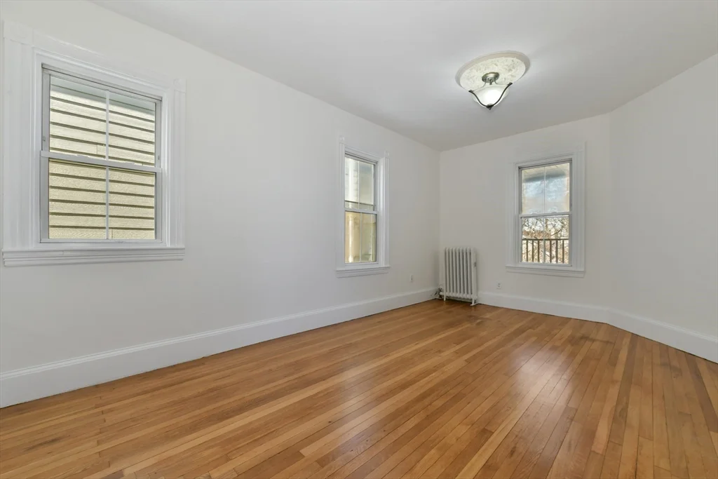 4 bed, 1 bath apartment for rent at 50 Mount Vernon Unit 3, Dorchester — photo 10 of 16