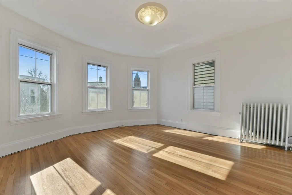 4 bed, 1 bath apartment for rent at 50 Mount Vernon Unit 3, Dorchester — photo 5 of 16