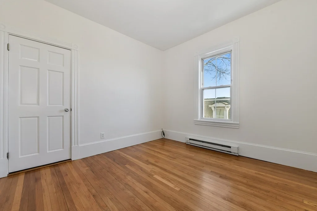 4 bed, 1 bath apartment for rent at 50 Mount Vernon Unit 3, Dorchester — photo 6 of 16