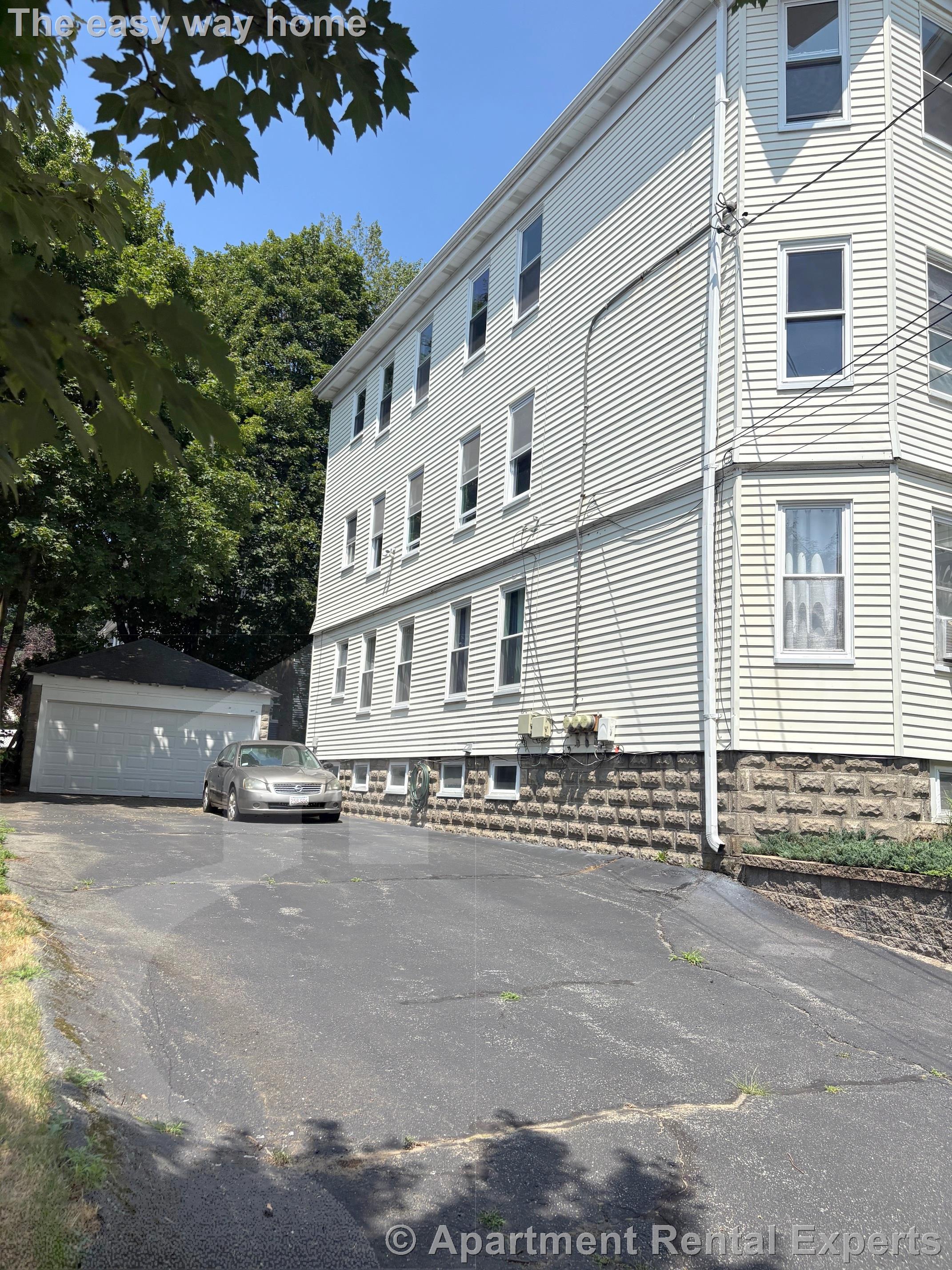2 bed, 1 bath apartment for rent at 50 Oxford Ave Unit 3, Belmont Line — photo 17 of 17