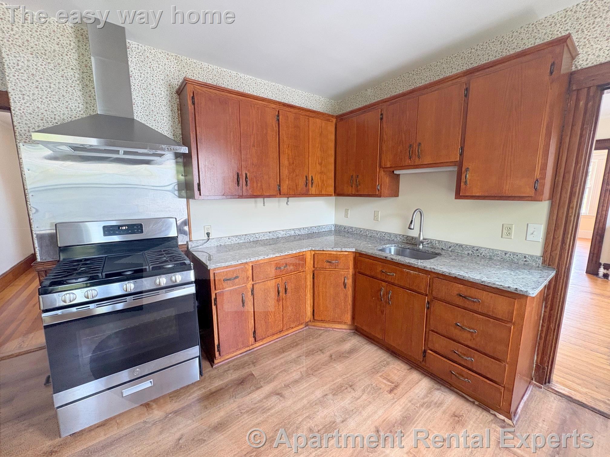 2 bed, 1 bath apartment for rent at 50 Oxford Ave Unit 3, Belmont Line