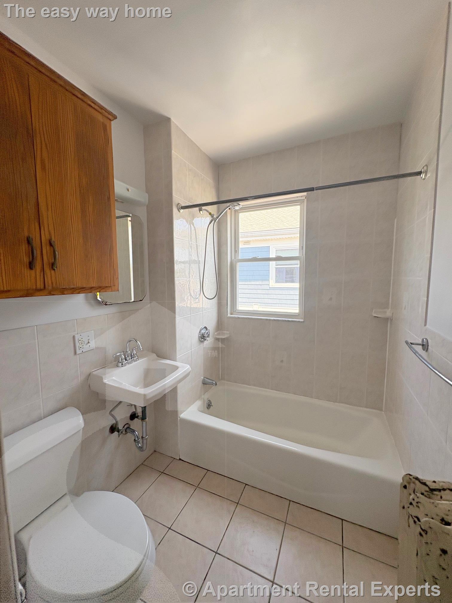 2 bed, 1 bath apartment for rent at 50 Oxford Ave Unit 3, Belmont Line — photo 13 of 17
