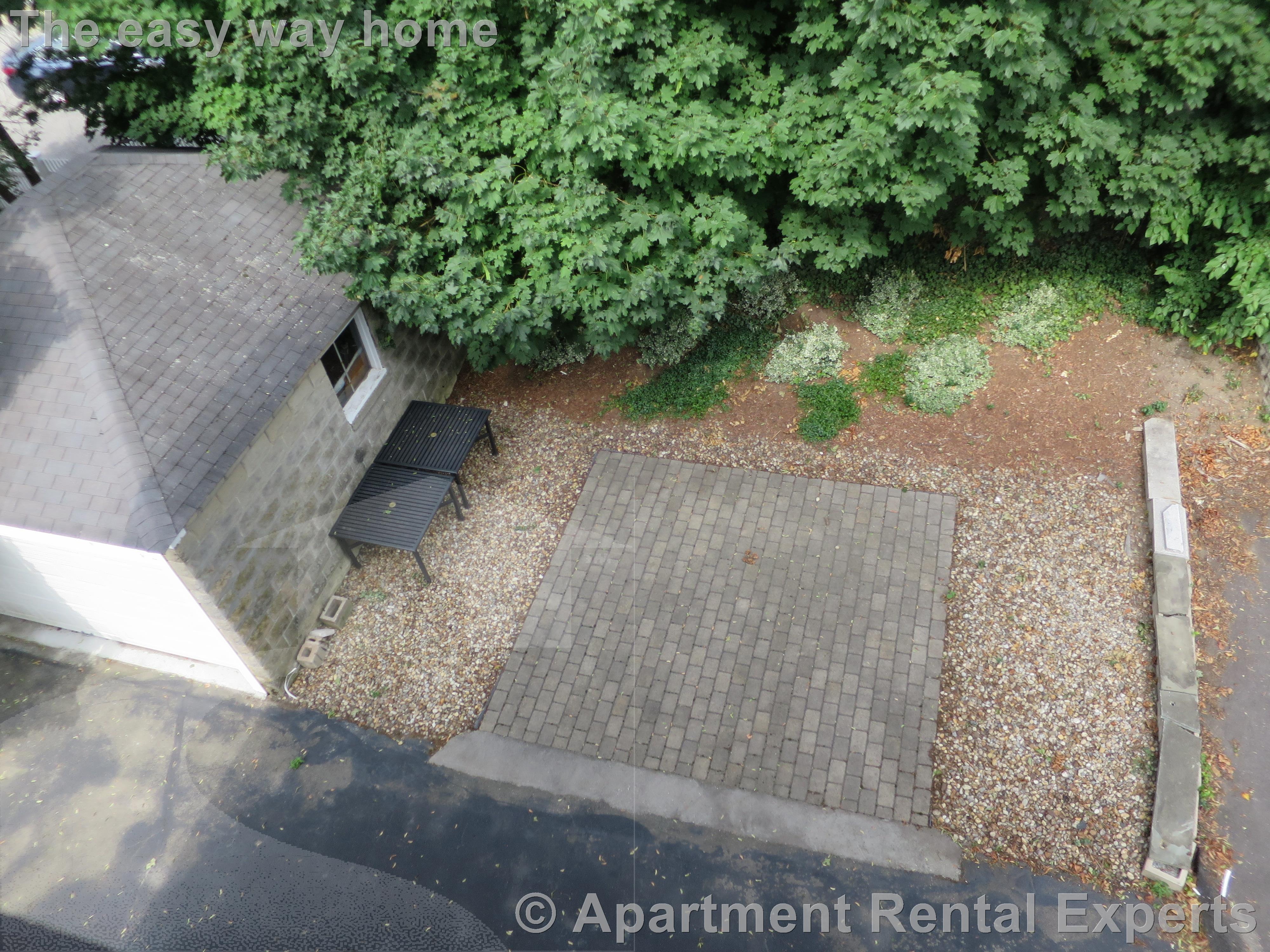 2 bed, 1 bath apartment for rent at 50 Oxford Ave Unit 3, Belmont Line — photo 16 of 17