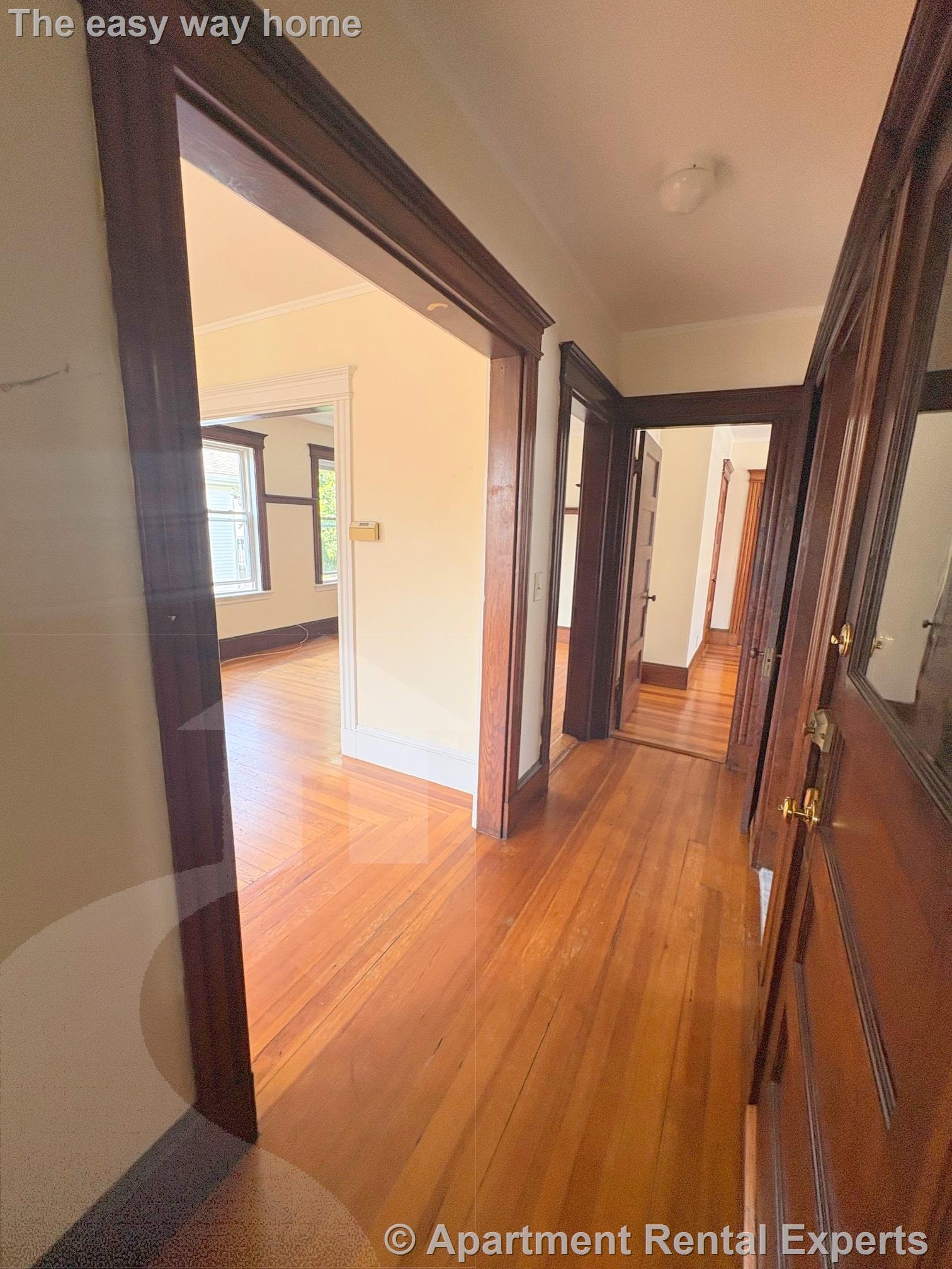 2 bed, 1 bath apartment for rent at 50 Oxford Ave Unit 3, Belmont Line — photo 10 of 17