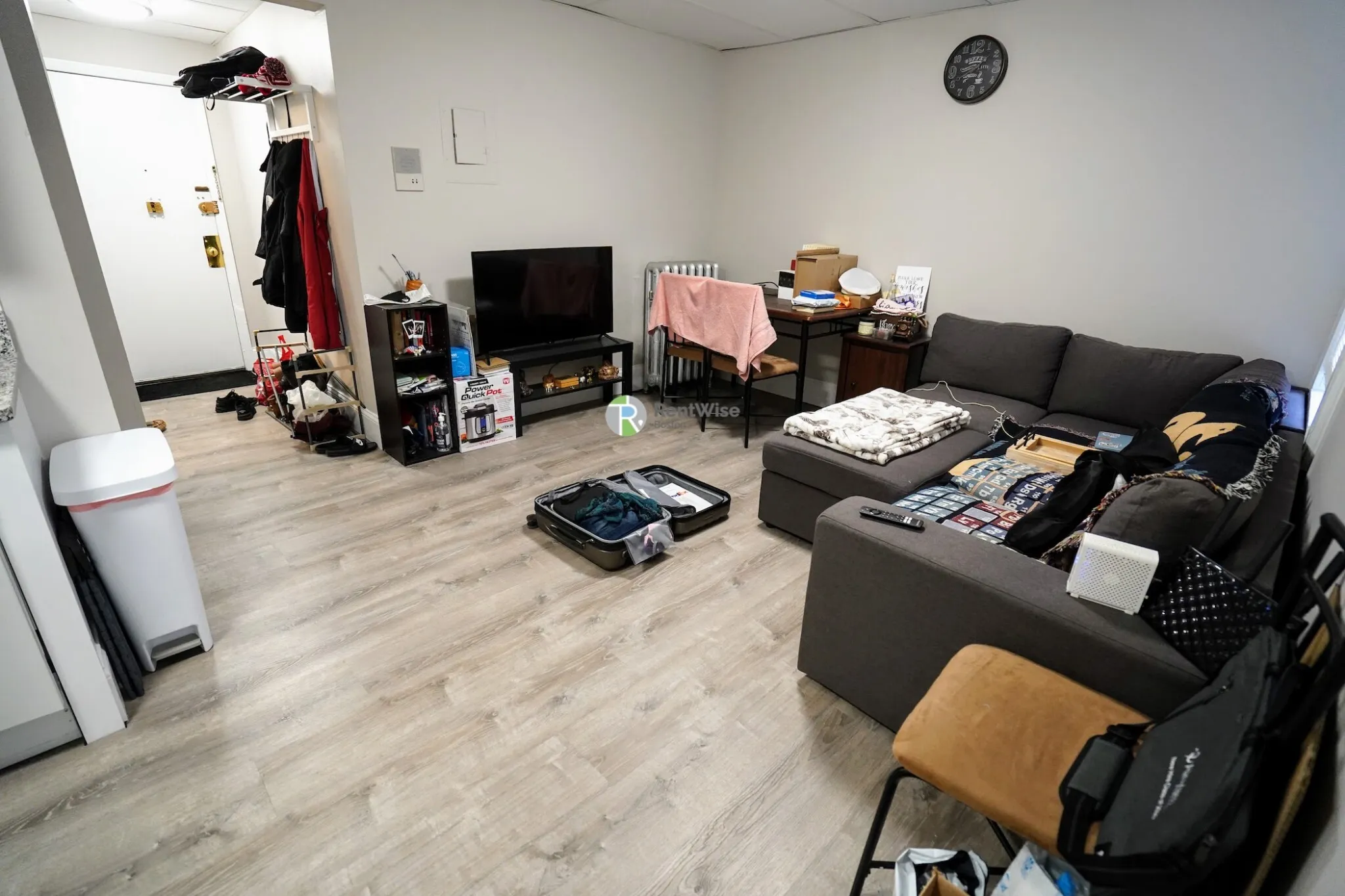 1 bed, 1 bath apartment for rent at 50 Park Vale Ave Unit 14, Allston — photo 1 of 14
