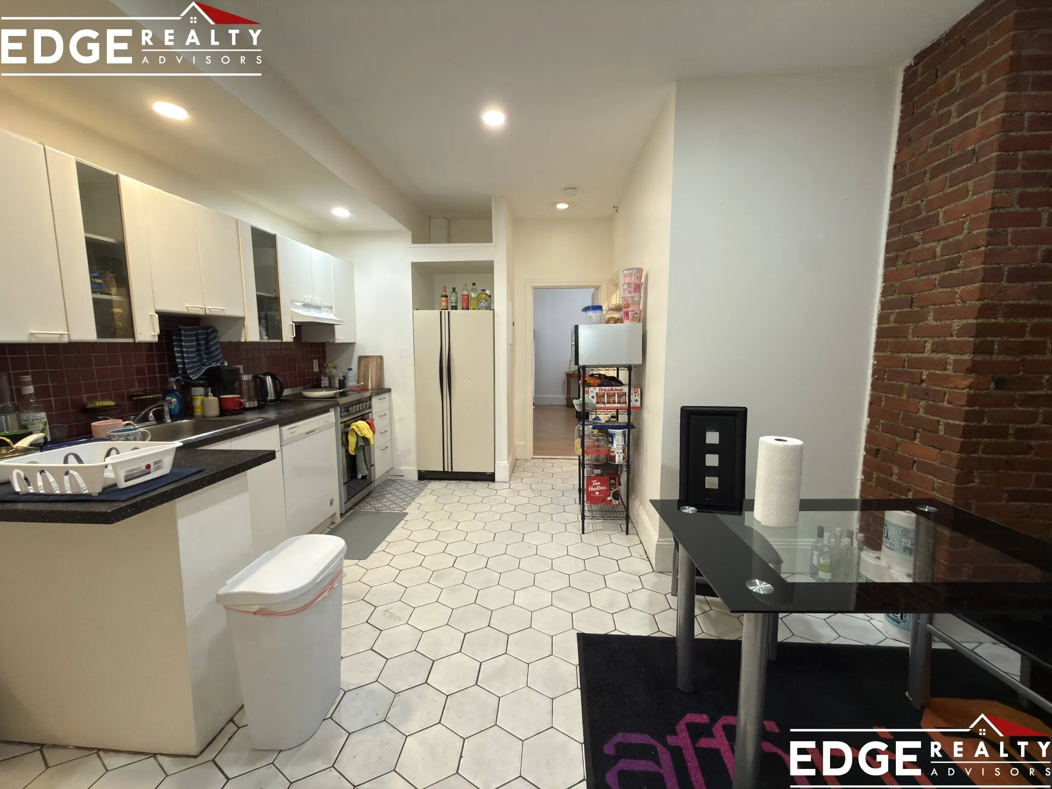 3 bed, 1 bath apartment for rent at 50 Park Vale Ave Unit 9, Allston — photo 1 of 8