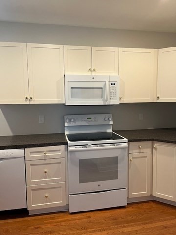 1 bed, 1 bath apartment for rent at 50 Pleasant St Unit B, Groton — photo 2 of 19
