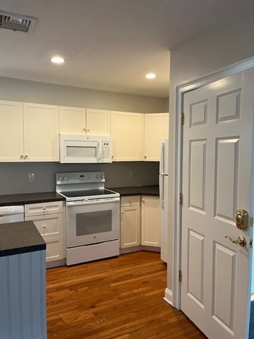 1 bed, 1 bath apartment for rent at 50 Pleasant St Unit B, Groton — photo 3 of 19
