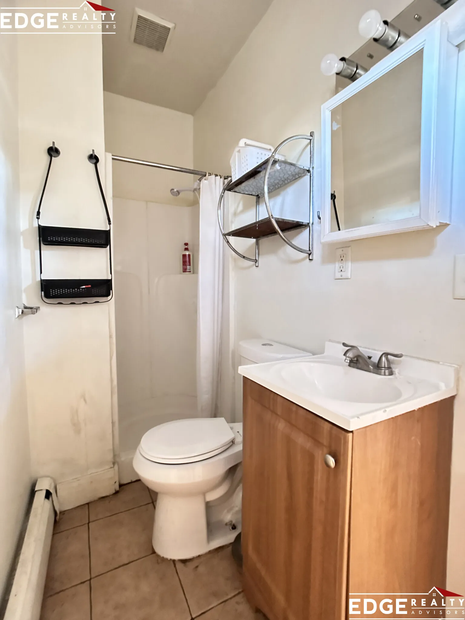 6 bed, 2 bath apartment for rent at 50 Pratt St Unit N/A, Allston — photo 9 of 10