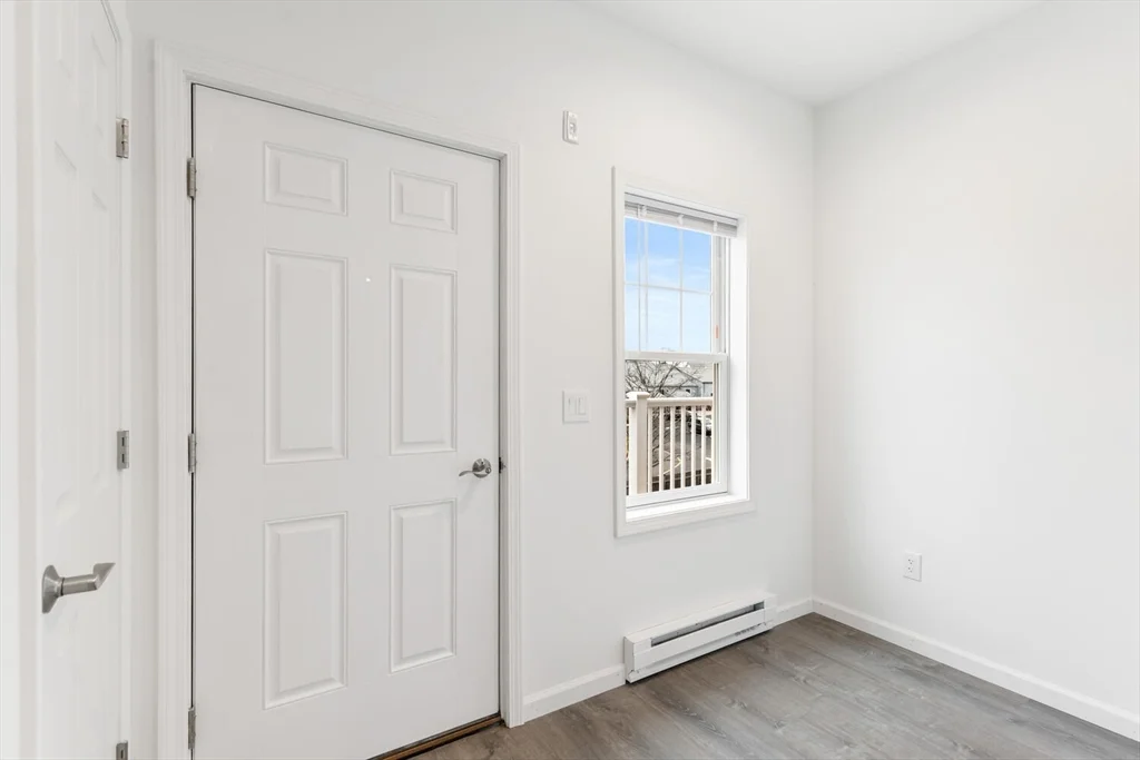3 bed, 1 bath apartment for rent at 50 R Maplewood Ave Unit 101, Gloucester — photo 10 of 17