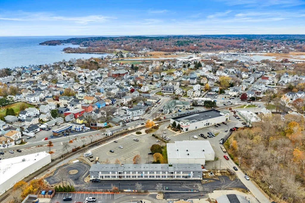 3 bed, 1 bath apartment for rent at 50 R Maplewood Ave Unit 101, Gloucester