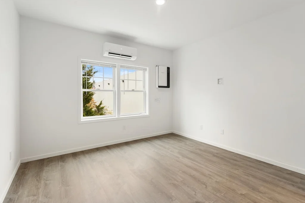 Studio bed, 1 bath apartment for rent at 50 R Maplewood Ave Unit 102-212, Gloucester — photo 10 of 16