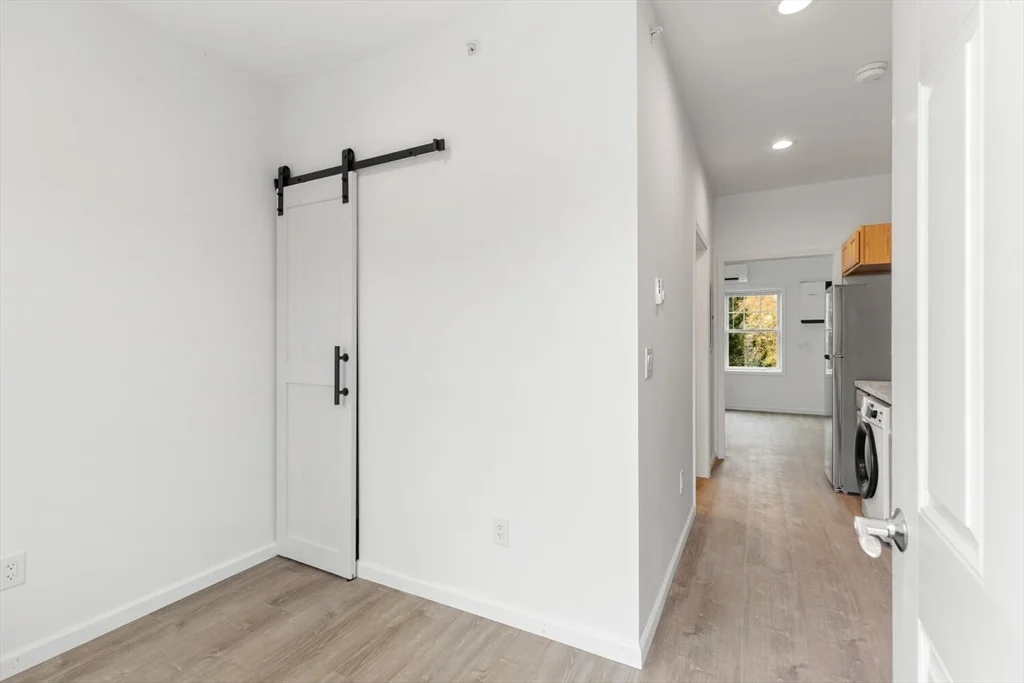 Studio bed, 1 bath apartment for rent at 50 R Maplewood Ave Unit 102-212, Gloucester — photo 2 of 16
