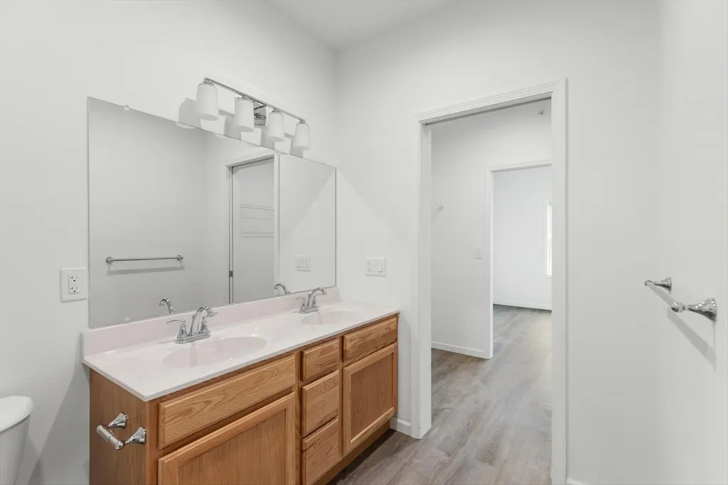 3 bed, 1 bath apartment for rent at 50 R Maplewood Ave Unit 215, Gloucester — photo 10 of 14