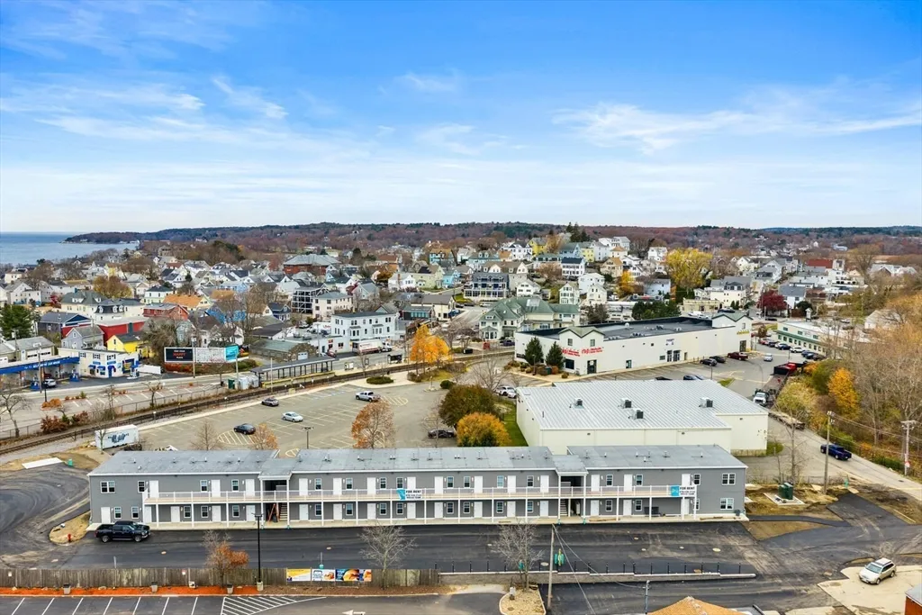 3 bed, 1 bath apartment for rent at 50 R Maplewood Ave Unit 215, Gloucester