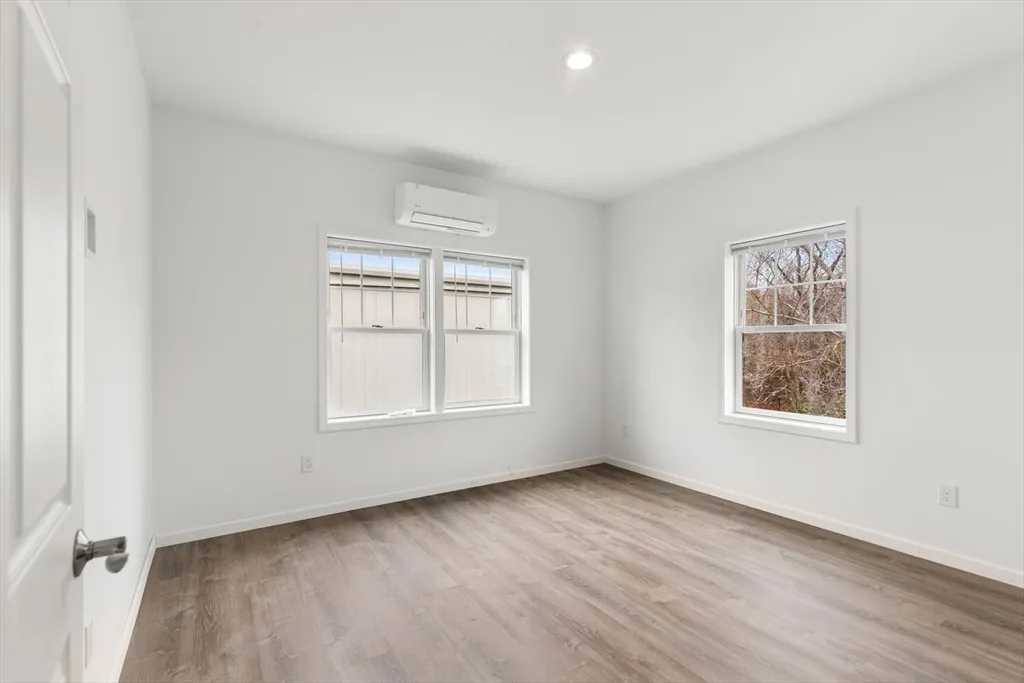 3 bed, 1 bath apartment for rent at 50 R Maplewood Ave Unit 215, Gloucester — photo 12 of 14